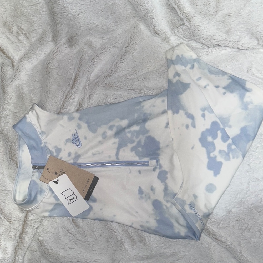 Nike Women's Blue and White Top